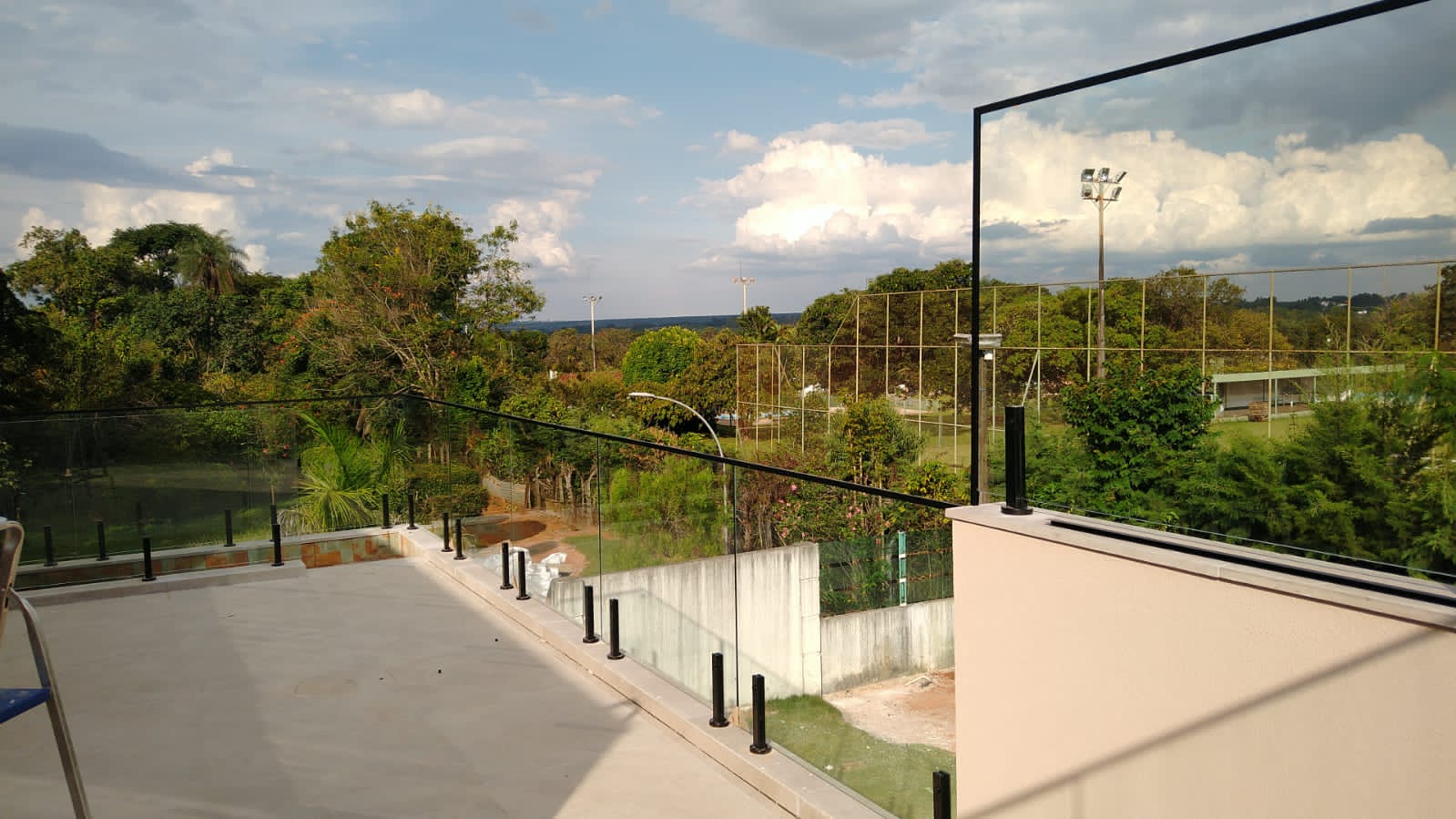 GUARDA CORPO COM PERFIL EM CIMA.jpg